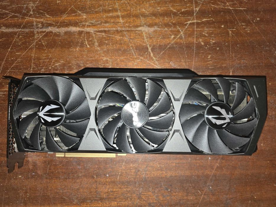 Placa video ZOTAC RTX 3070 Ti Trinity OC LHR 8GB GDDR6X 256-bit - Stare foarte buna