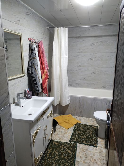 Аэропорт корпус оркасинда ярим план ховли сотилади