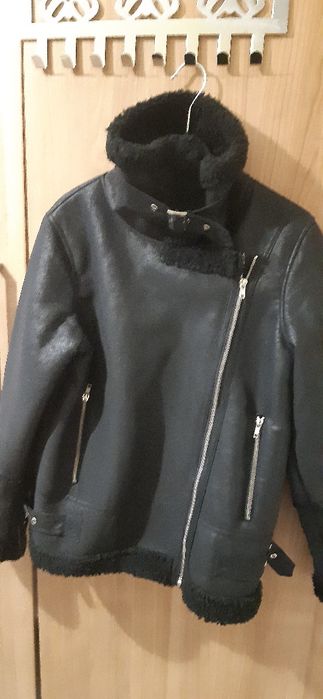 Vand geaca de iarna neagra  imblanita