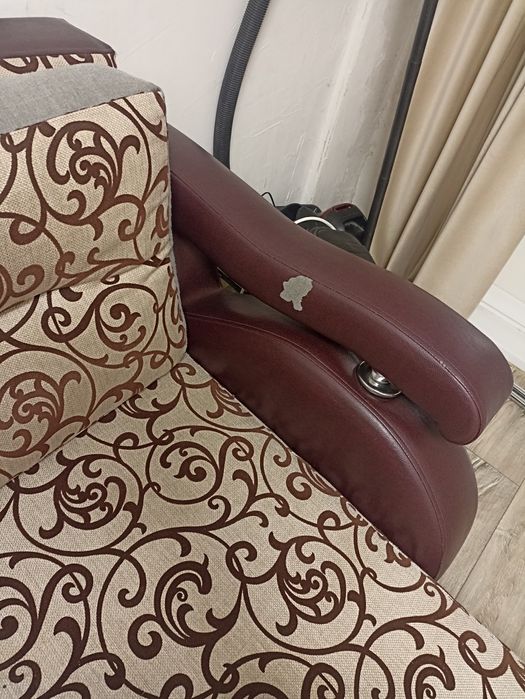 Продам диван с креслом