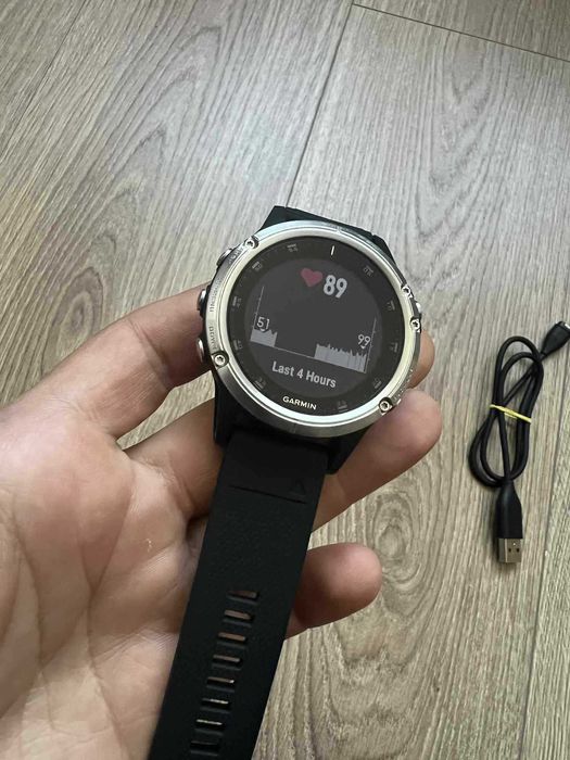 Ceas  Garmin Fenix 5 Plus, HR, GPS, Silver, Silicone Black
