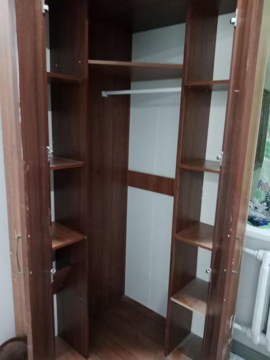 Шкаф продам угловой