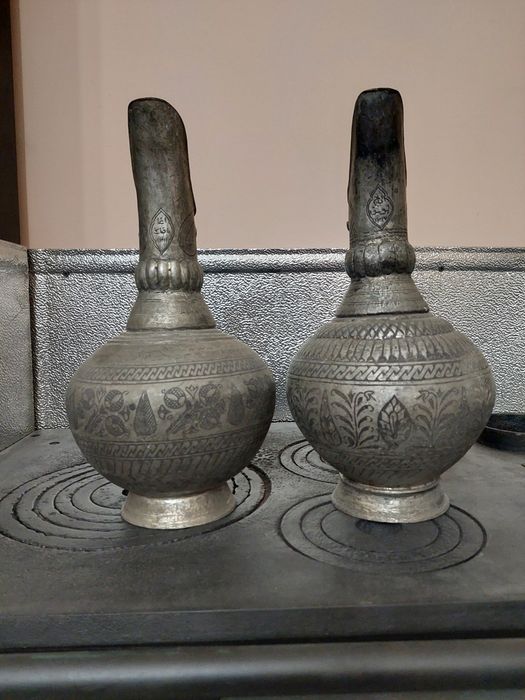 Две Турски Османски бакърени гравирани кани със надпис и турга