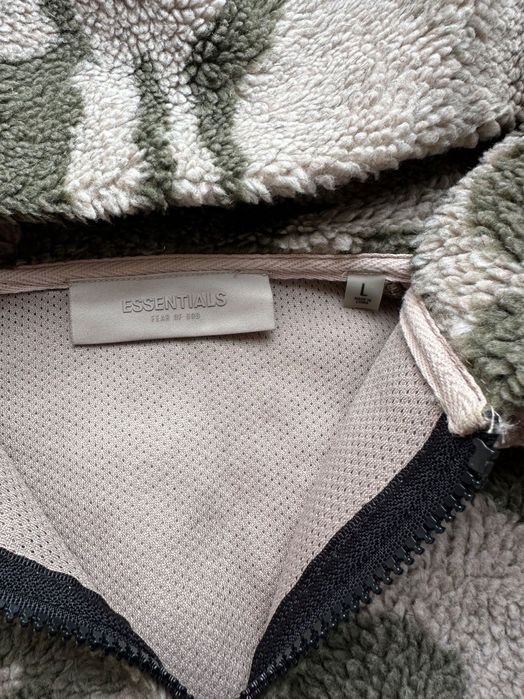 Оригинален пухен суичър Essentials ,камофлажен