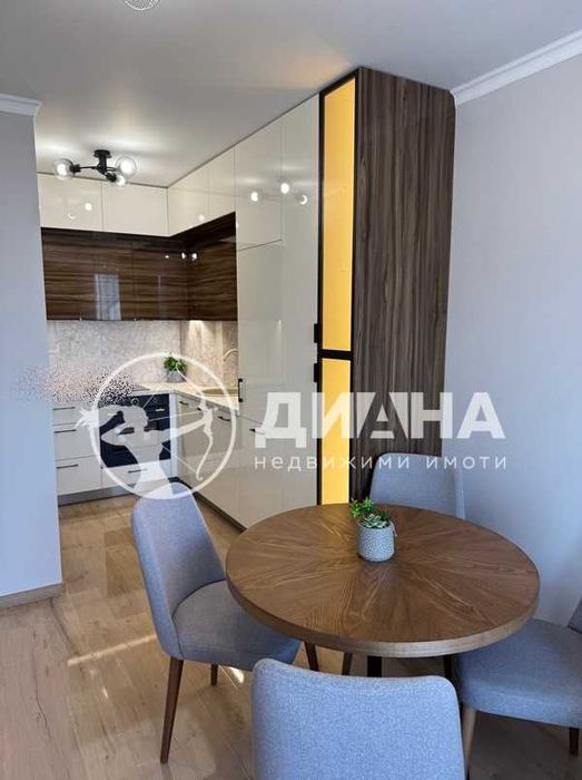Продава се Двустаен апартамент в Пловдив, Съдийски - 68 кв.м за 2324 €/кв.м - Снимка #3