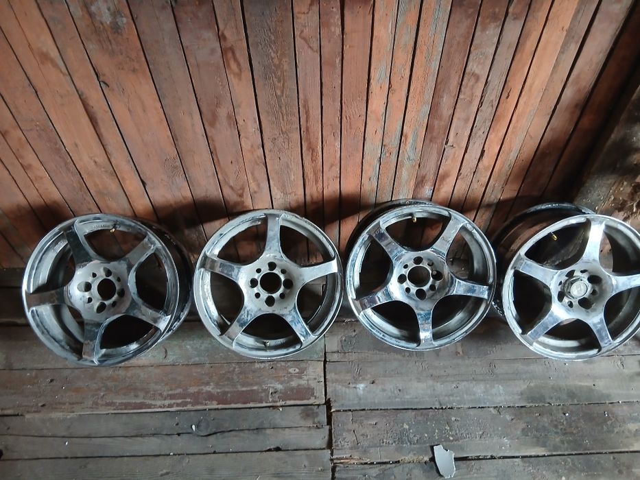 Продам титанки на 15