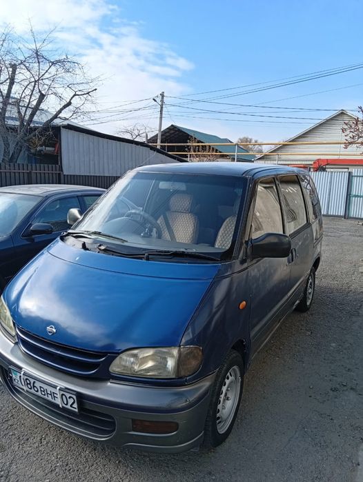 Минивэн Ниссан серена