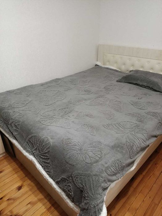 комплект из теплого покрывала с молнией и наволочками