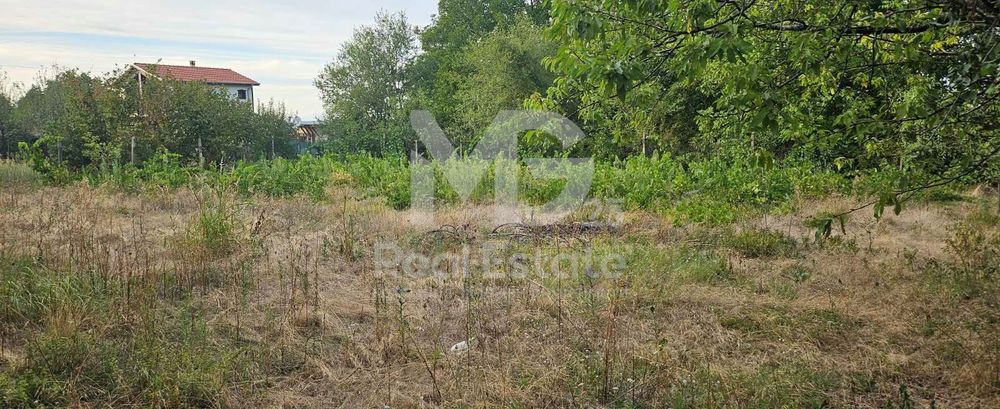 Парцел в Пловдив, област-с.Червен площ 980 цена 49900