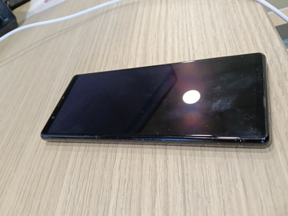 Vând telefon Xperia 5