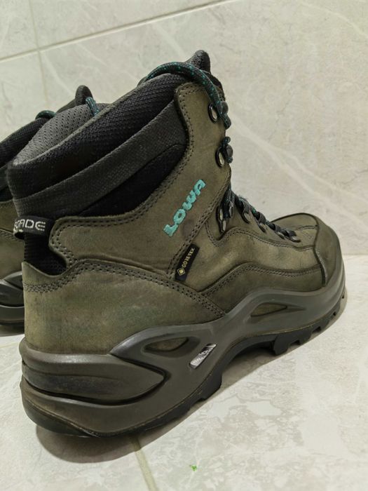 Туристически обувки LOWA Gore-Tex Обувки за лов  туризъм или студ 44