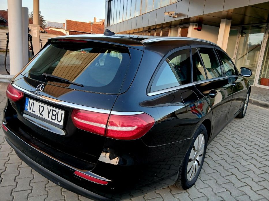 Mercedes-Benz E220 2018 4MATIC 15900€ Impecabil