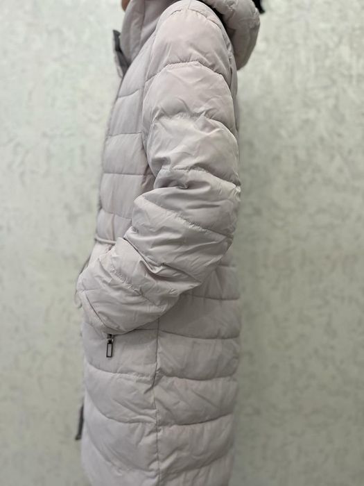 Новый качественный пуховик карамель