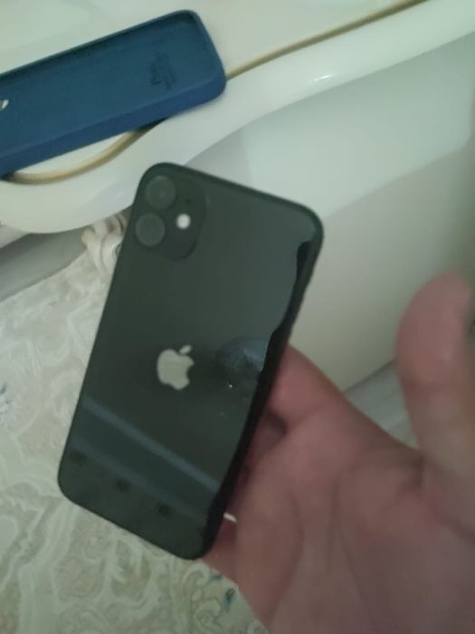 iPhone 11 128GB черный