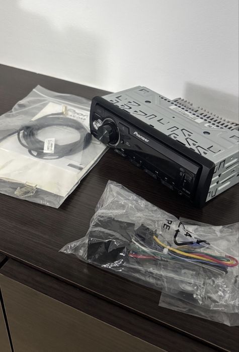 Vând  Pioneer MVH-330DAB Bluethoot Nou