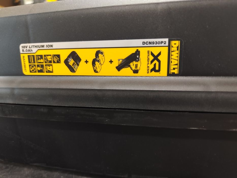 Топ цена пистолет такер за пирони гвоздеи Девалт DeWALT DCN930P2  18V