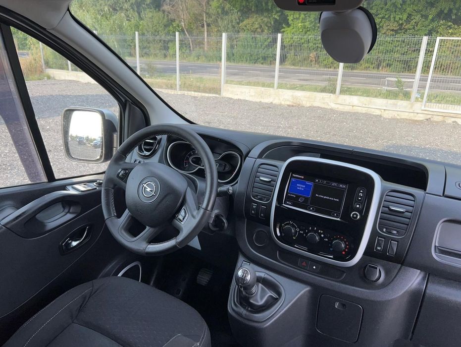 Opel Vivaro, Renault Trafic