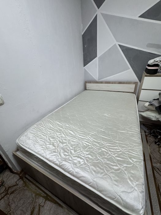 Кровать полуторка с матрасом