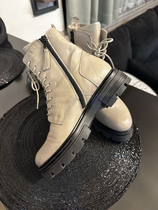 Бежови боти, естествена кожа