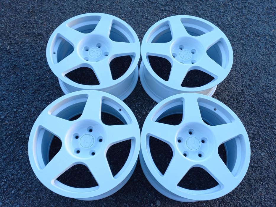 17.5x114.3 Fifteen 52 Pure White 8.0ж ет40 Honda Toyota Mitsubushi Sub