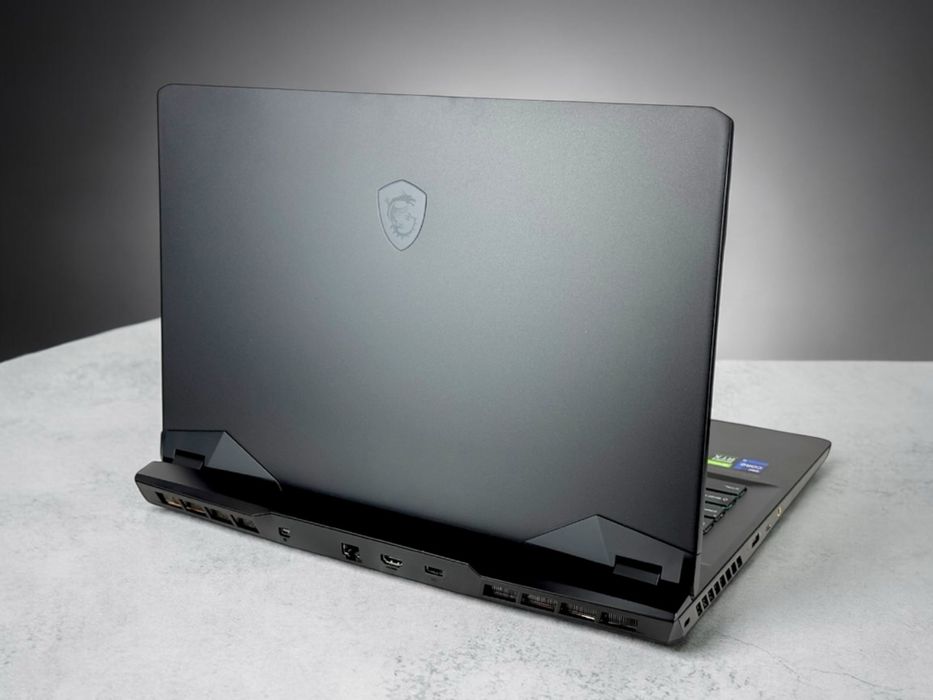 MSI Vector GP76 17.3 FHD 360Hz i9-12900H 16GB 1TB RTX 3080 Перфектен! Гаранция!