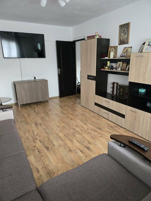 Apartament cu 3 camere