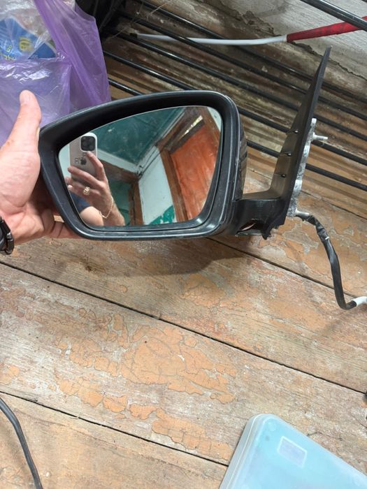 Продам зеркало водительская сторона