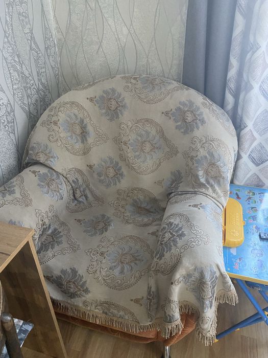 Отдам диваны с креслом самовывоз