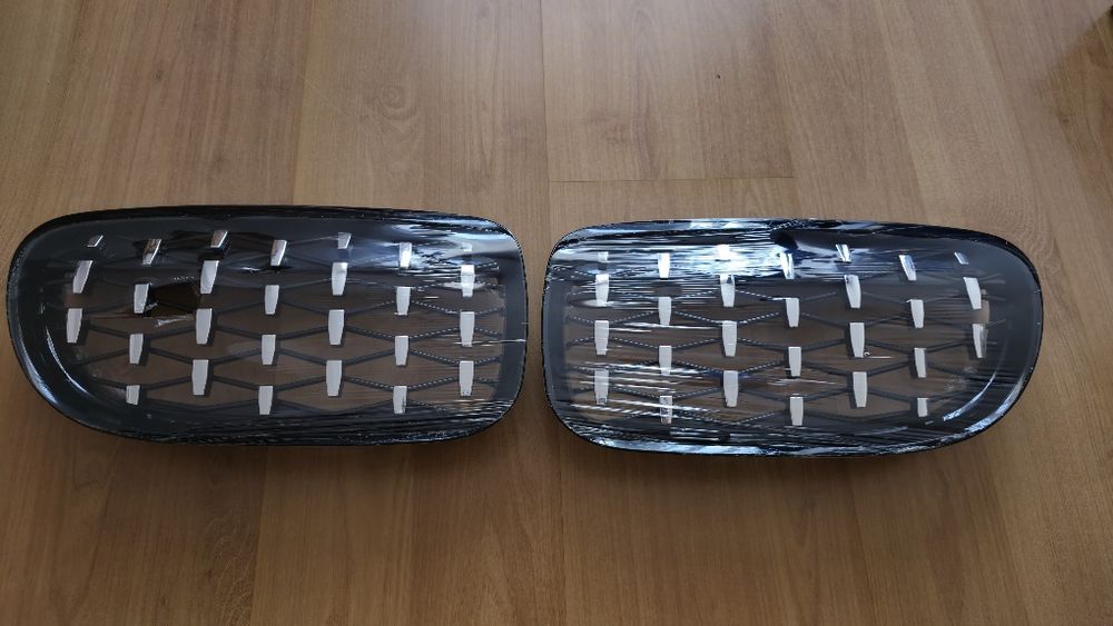 Grile capota diamond duble BMW E46 F10 F11 F30 E60 E61 E90 E91 E92 E93