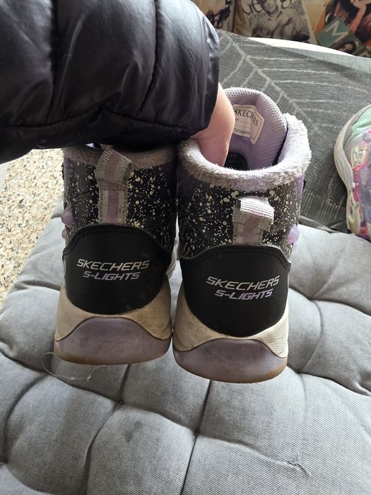 Sketchers  waterproor