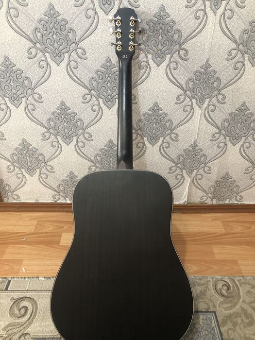 Продам гитару !Срочно!