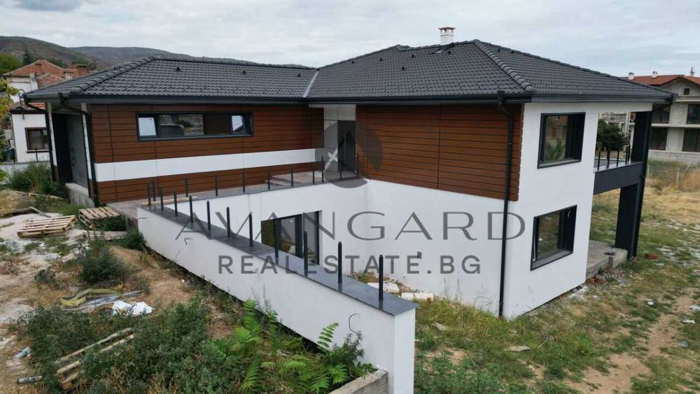 Продава се Къща в с. Първенец, Област Пловдив - 450 кв.м за 812 €/кв.м - Снимка #4