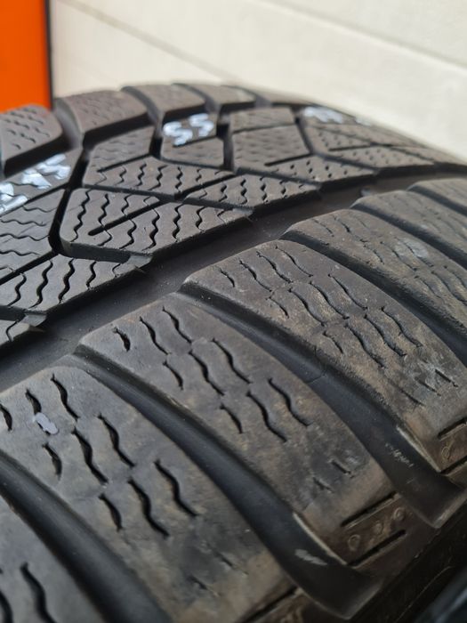 Зимни гуми 2 броя PIRELLI SottoZero3 215 55 R17 дот 2818