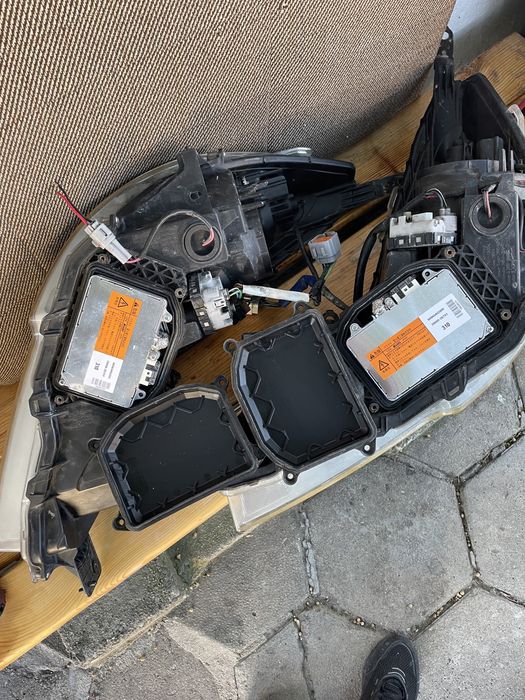 Оригинални фарове за субару outback / Legacy оборудвани ксенон