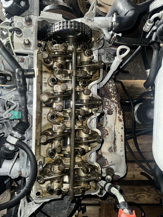 Матор Мерседес М102 2.3 2 цепной