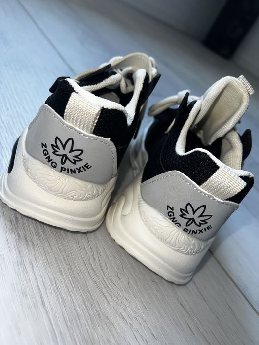 Adidas unisex marimea 29