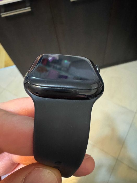 Продавам Apple Watch series 10(GPS}