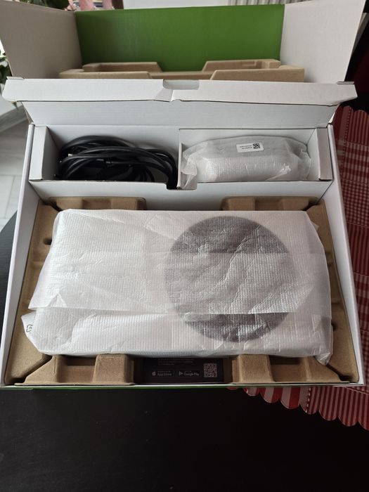 Продавам Xbox Series S - отлично състояние!