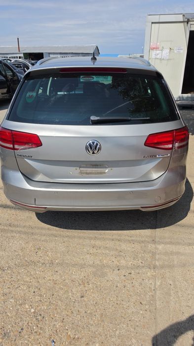 Dezmembram vw passat b8 break 2.0 tdi crlb cutie manuala 6+1 trepte