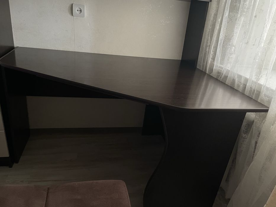 Стол компьютерный