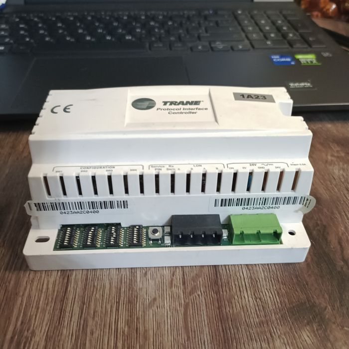 Контроллер Trane связи по протоколу с чиллером Trane