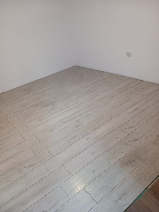 Închiriez o camera la casa