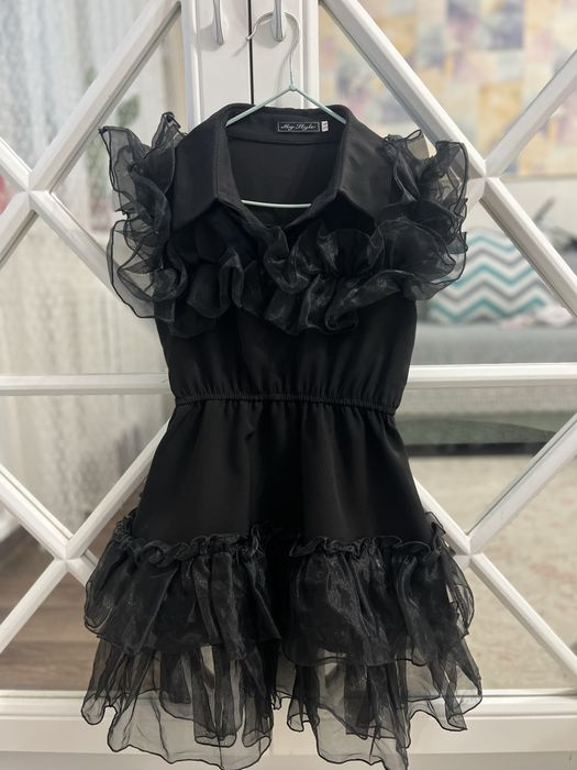 Продам платье Венсдэй на девочку 5-6 лет