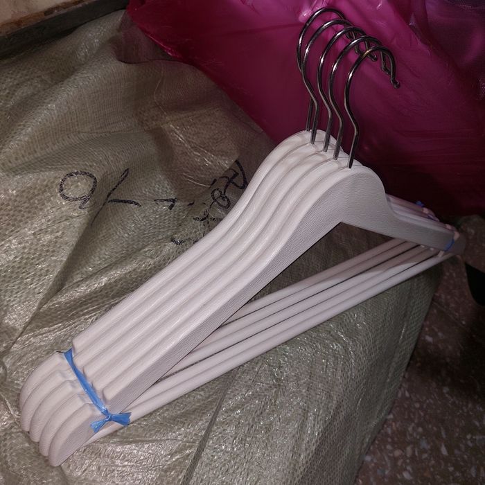 Вешалка плечики для одежды