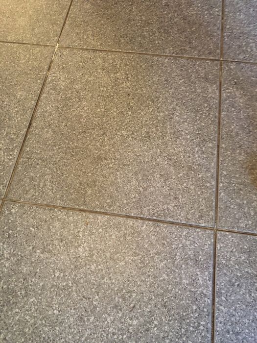 Servicii de curatenie la domiciliu / birouri / scari / canapele