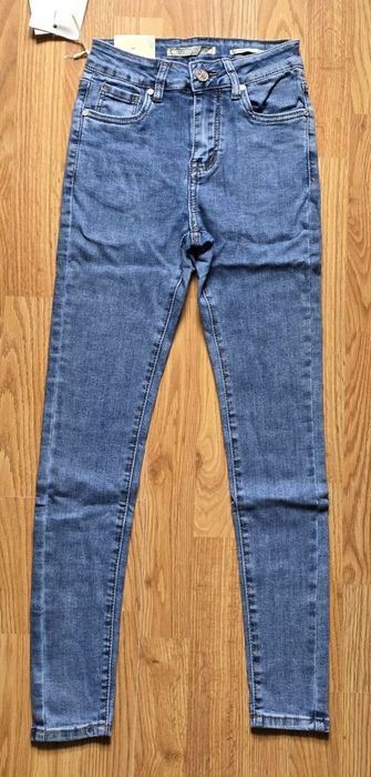 Blugi și bluze de dama