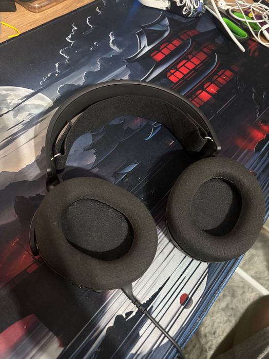 Продам наушники SteelSeries arctic 3
