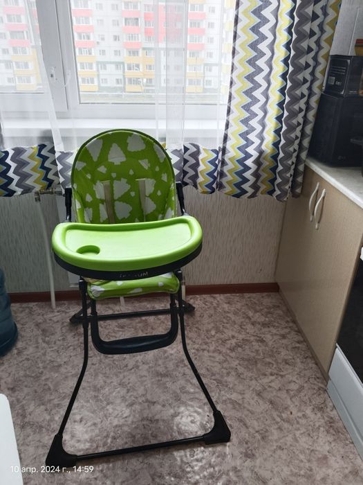Продам столик для кормления