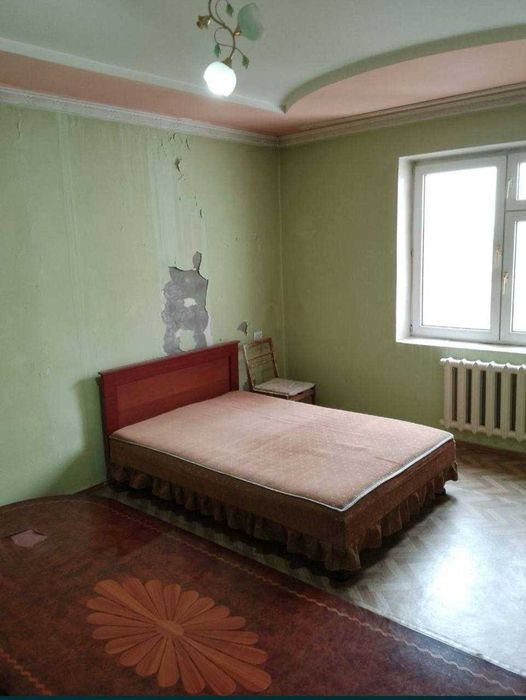 B Ойбек 3в4/7/9  Cpoчно Банковская 153м2