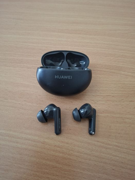Casti wireless huawei freebuds 6i second hand